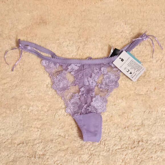 NWT ~ Donna L'oren Thong Embroidered Lace & Mesh Panty (Size: Large) - Picture 1 of 4